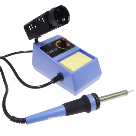 Stacja lutownicza ZD-98 z zestawem akcesoriów. Praktyczny zestaw lutowniczy do domowego warsztatu.