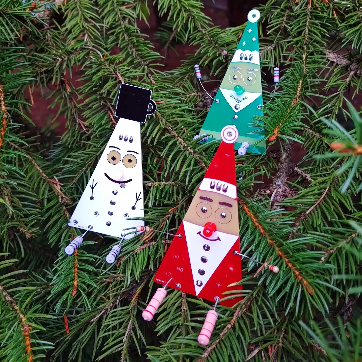 zdjęcie zlutowanych ozdób choinkowych AVT XMAS