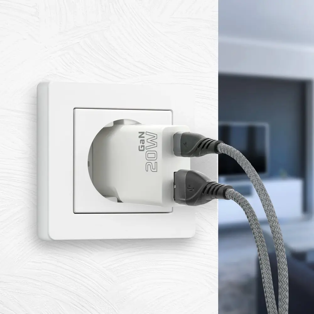 ultra cienka ładowarka USB - zdjecie ilustracyjne