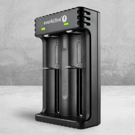 Ładowarka do akumulatorków cylindrycznych Li-ion - everActive LC-200