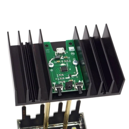 Lampka biurkowa w kształcie scalaka - zlutowany KIT AVT 5711