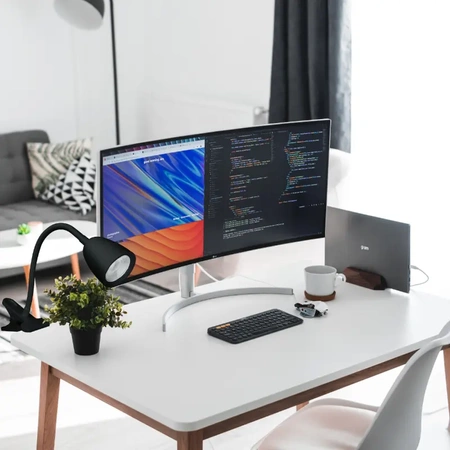 Lampka LED z klipsem czarna, 4W, 320lm, zasilanie 230V