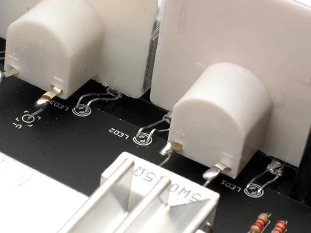 Regulowany zasilacz uniwersalny 1.2 - 13.5V / 1A - zlutowany KIT AVT ZASILACZ