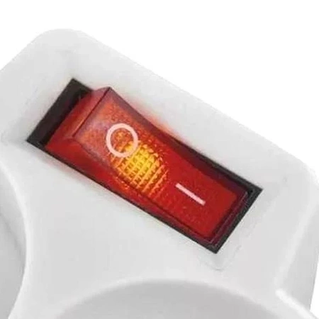 Zestaw P0100: 2 rozgałęziacze zasilania + gniazdo z włącznikiem