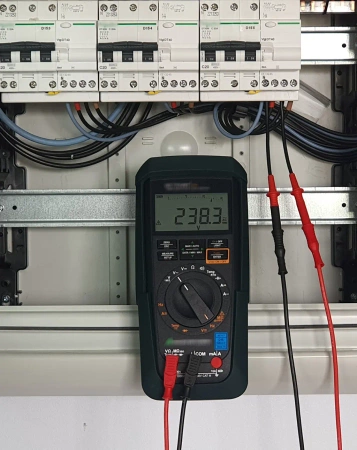 Adapter BV140 - gniazdo izolowane 4mm - końcówka 1.8mm - zielony
