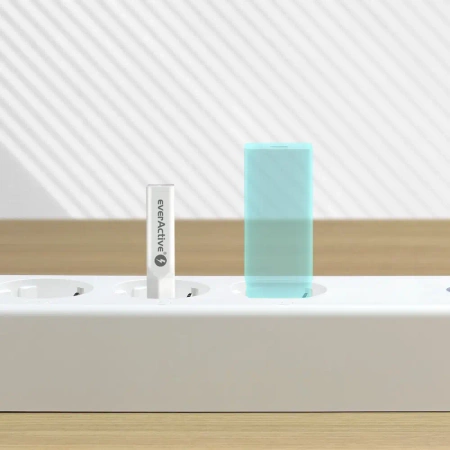 Ładowarka sieciowa everActive GaN USB szybkie ładowanie QC3.0 + USB-C PD 30W SUPER SLIM SC-380Q