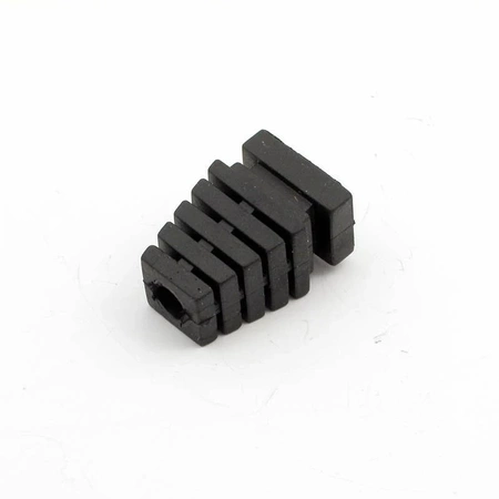Przepust kablowy z odgiętką, otwór 6 mm, czoło 16 x 10 mm, czarny, Maszczyk
