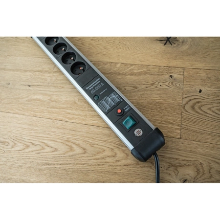 Listwa przeciwprzepięciowa Premium Protect Line 60kA, 8 gniazd, 3m, 3G1.5, 16A, czarno-srebrny