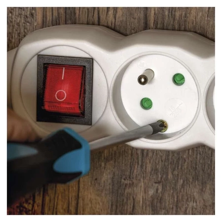 Przedłużacz sieciowy 2m, 6 gniazd z uziemieniem, 10A, biały, 3G1, włącznik, 2300W, EMOS P1612