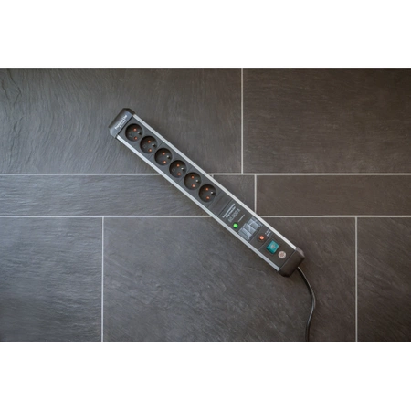 Listwa przeciwprzepięciowa Premium Protect Line 60kA, 6 gniazd, 3m, 3G1.5, 16A, czarno-srebrny