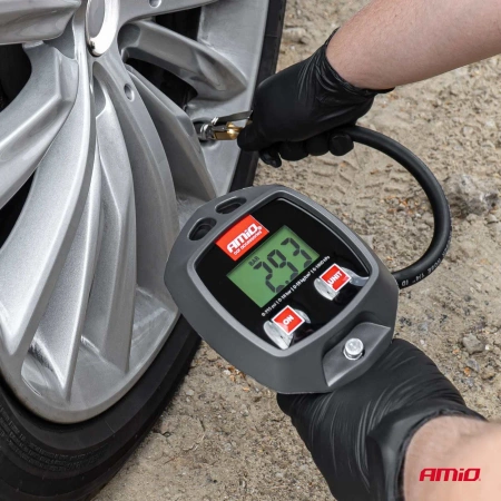 Pistolet z manometrem cyfrowym 18 bar AMIO 04482