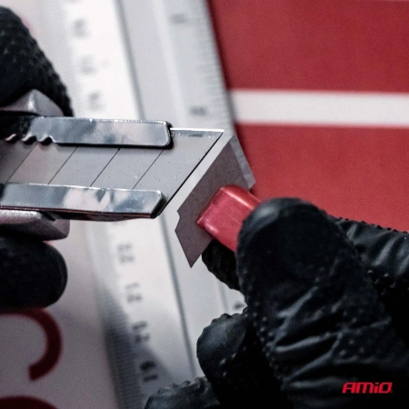 Nożyk uniwersalny aluminiowy z pokrętłem z ostrzem łamanym 18mm, AMIO 04815