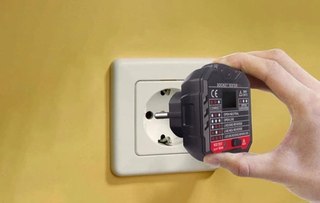 Tester gniazd z wyświetlaczem cyfrowym Habotest HT106D