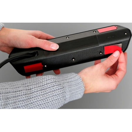 Listwa zasilająca narożna Brennenstuhl Estilo, 4 gniazda + 2x USB, 16A, kolor srebrno/czarny