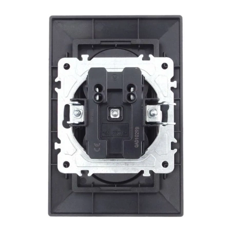 Gniazdo elektryczne podwójne z ramką, montaż podtynkowy, kolor czarny QUAD Electromalt QAD1029B