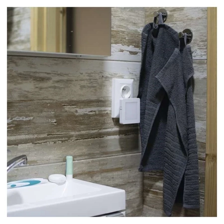 Lampka nocna LED z czujnikiem zmierzchu do gniazdka 230V