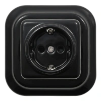 Gniazdo elektryczne Schuko kwadratowe z ramką, czarne, montaż podtynkowy, Ceramic Loft