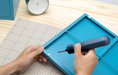 Wkrętak elektryczny HOTO QWLSD007 + zestaw bitów, niebieski