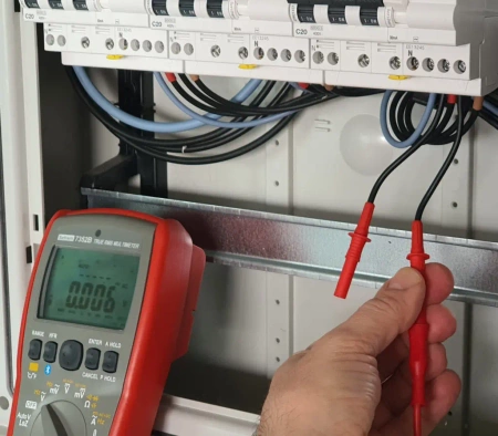 Adapter BV140 - gniazdo izolowane 4mm - końcówka 1.8mm - zielony