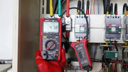 Multimetr do fotowoltaiki Uni-T UT-196 Solar PRO, True RMS, 1500 V AC, 1700 V DC, IP65