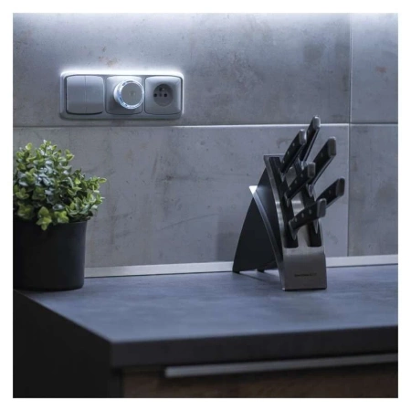 Lampka nocna LED do gniazdka, EMOS P3306