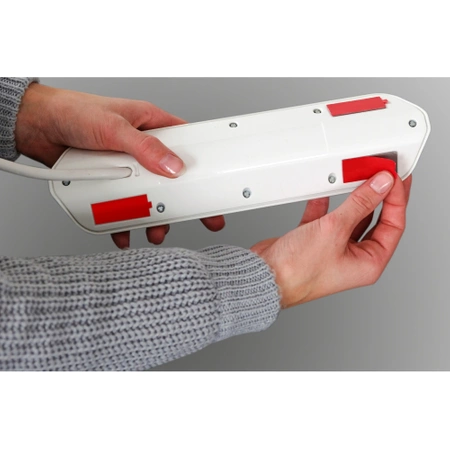 Listwa zasilająca narożna Brennenstuhl Estilo, 4 gniazda + 2x USB, 16A, kolor srebrno/biały