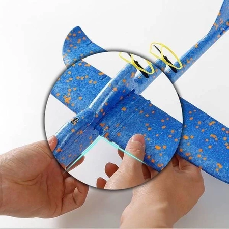 Szybowiec - Samolot manewrowy LARK BIRD - rzutek z napędem - startowany z ręki