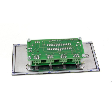 Panel frontowy do instalacji modułów z wyświetlaczami LCD 1x16 lub 2x16 w obudowie Z52