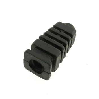 Przepust kablowy z odgiętką, otwór 5 mm, czoło 12 x 11 mm, czarny, Maszczyk